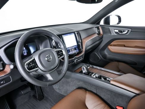 Certified 2024 Volvo XC60 B5 Plus w/ Climate Package AWD/4WD image 6