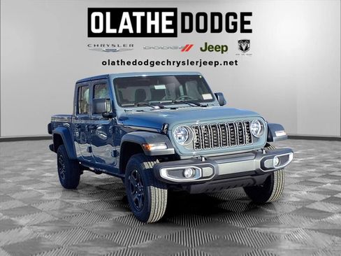 New 2026 Jeep Gladiator Sport image 25
