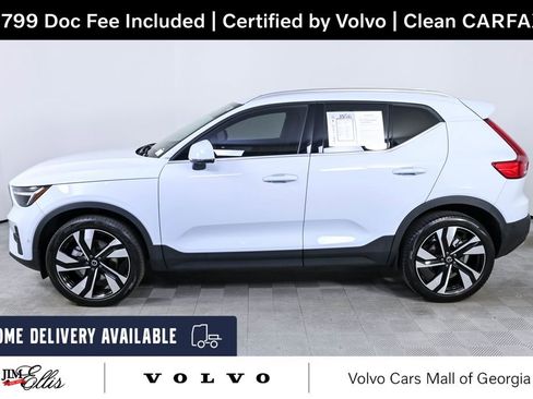 Used 2025 Volvo XC40 B5 Plus AWD/4WD image 2