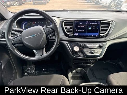 Used 2021 Chrysler Pacifica Touring w/ Uconnect Theater Family Group image 19