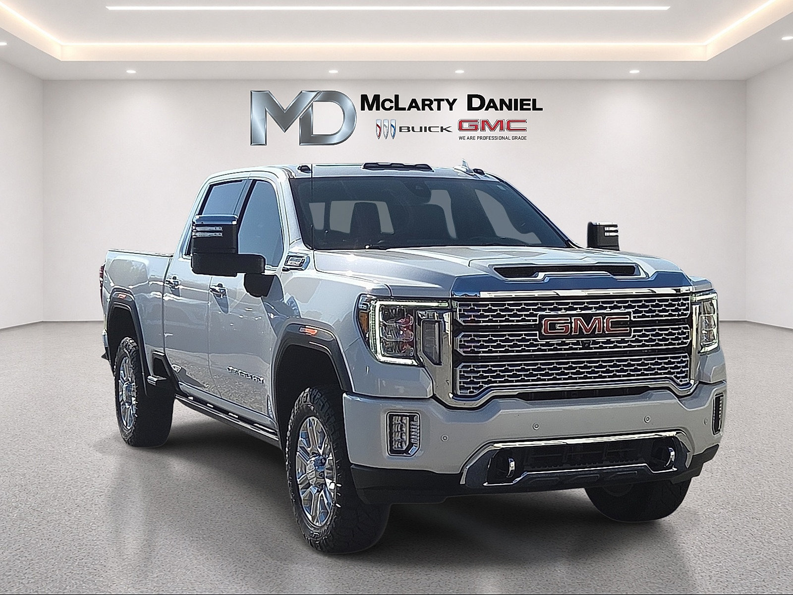 Used 2022 GMC Sierra 2500 Denali AWD/4WD image 1