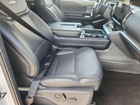 Used 2025 Ford Expedition Max Platinum AWD/4WD image 20