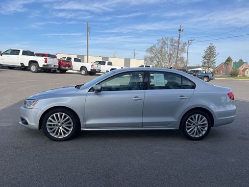 Used 2011 Volkswagen Jetta SEL image 11