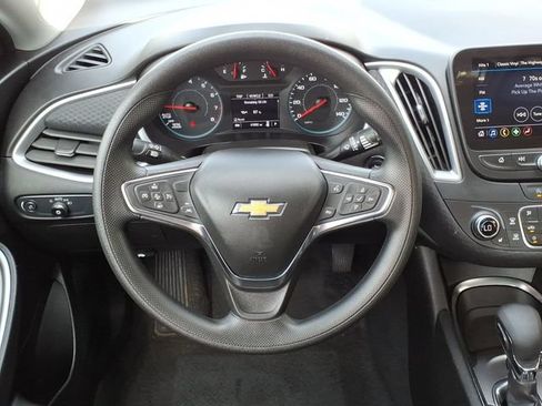 Used 2025 Chevrolet Malibu LT FWD image 18