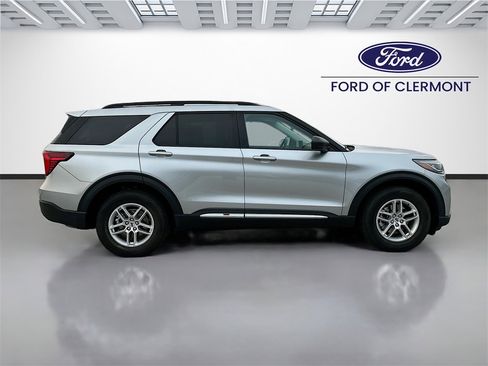 Certified 2025 Ford Explorer Active image 5