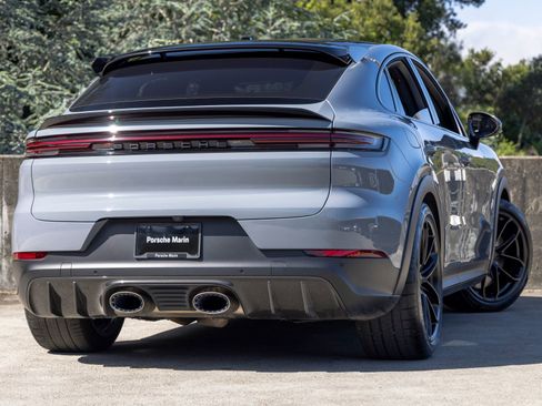 Certified 2024 Porsche Cayenne Turbo GT AWD/4WD image 11