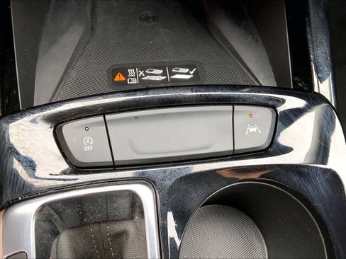 Used 2025 Chevrolet Trax ACTIV w/ Sunroof Package FWD image 34