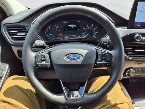 Certified 2022 Ford Escape SEL AWD/4WD image 19