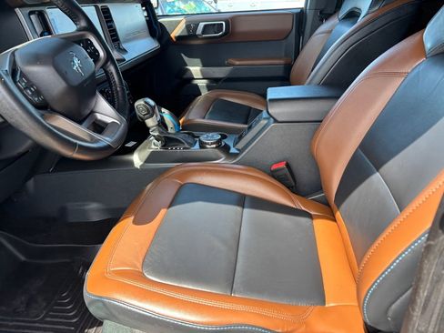 Used 2023 Ford Bronco Outer Banks image 10
