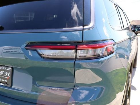 New 2026 Jeep Grand Cherokee L Limited AWD/4WD image 31
