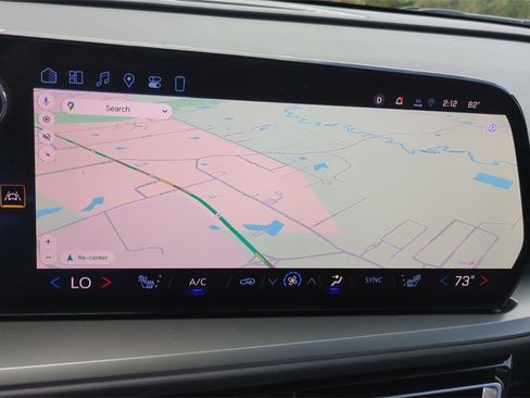 Used 2025 Chevrolet Traverse LT image 19