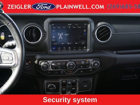 Used 2022 Jeep Wrangler Unlimited Sahara w/ Cold Weather Group AWD/4WD image 14