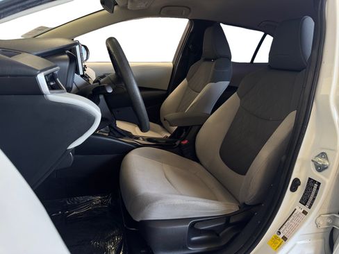 Used 2020 Toyota Corolla LE w/ Carpet Mat Package (TMS) FWD image 9