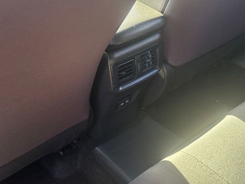 Used 2022 Toyota RAV4 SE image 35