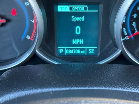 Used 2014 Chevrolet Cruze LT image 19