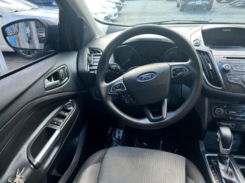 Used 2018 Ford Escape SE image 19