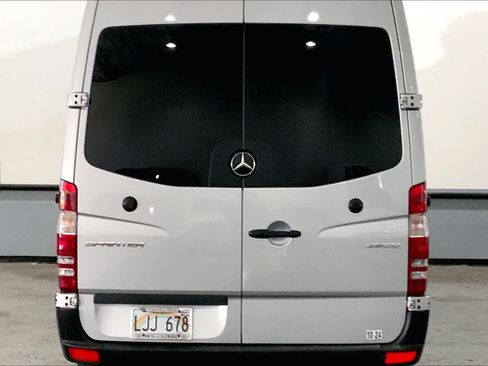 Used 2017 Mercedes-Benz Sprinter 2500 image 3