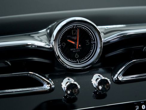 Used 2025 Bentley Bentayga S image 41