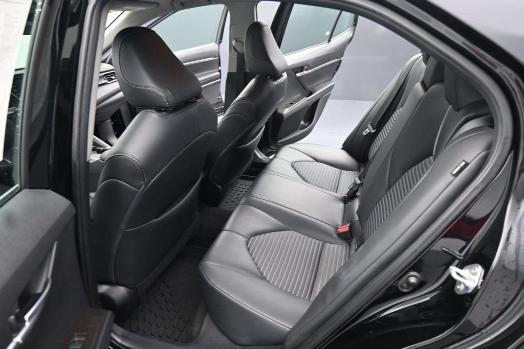 Used 2024 Toyota Camry SE FWD image 16