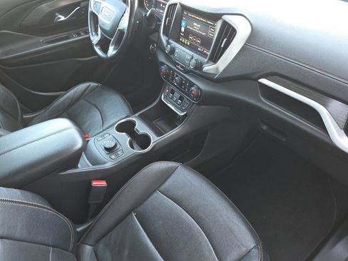 Used 2020 GMC Terrain SLT AWD/4WD image 17