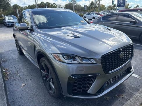 Used 2022 Jaguar F-PACE SVR image 3