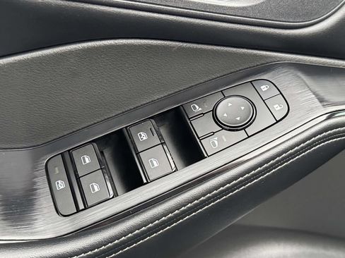 Certified 2026 Nissan Rogue SV AWD/4WD image 18