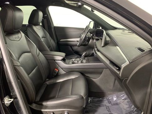 Used 2024 Cadillac XT4 Premium Luxury image 23