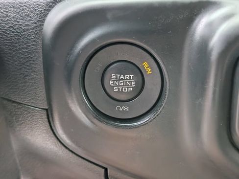 Used 2018 Jeep Wrangler Unlimited Sport S AWD/4WD image 23