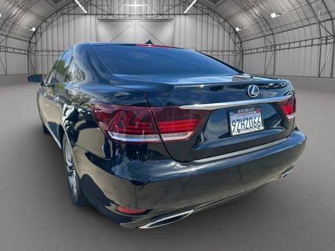 Used 2013 Lexus LS 460 w/ Comfort Pkg RWD image 4