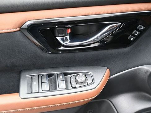 Used 2025 Subaru Forester Touring image 8