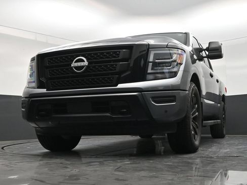 Used 2023 Nissan Titan SV w/ SV Convenience Package AWD/4WD image 27