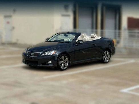 Used 2010 Lexus IS 250C image 3