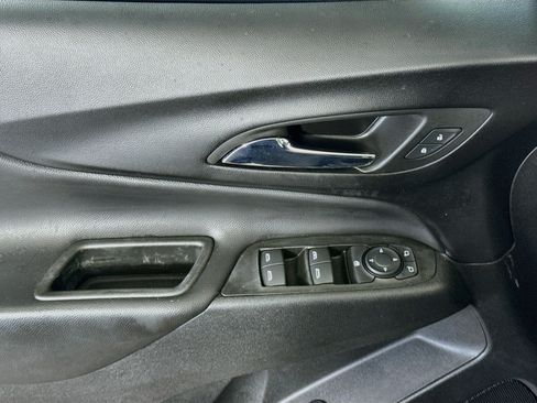 Used 2022 Chevrolet Equinox LT FWD image 24