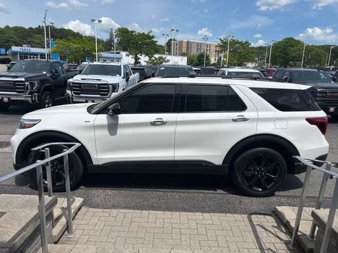 Used 2023 Ford Explorer ST-Line w/ Class IV Trailer Tow Package AWD/4WD image 6