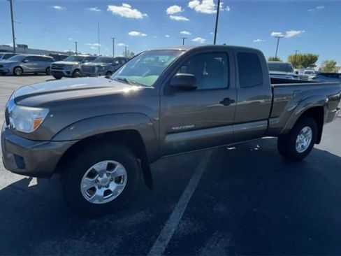 Used 2014 Toyota Tacoma 4x4 Access Cab image 6