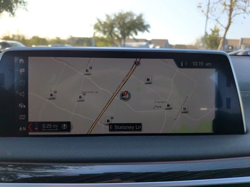 Used 2019 BMW 750i w/ M Sport Package image 15