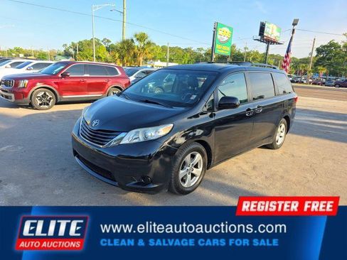Used 2015 Toyota Sienna LE FWD image 3