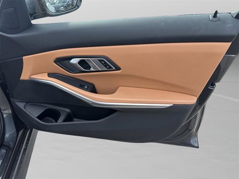 Used 2022 BMW 330i Sedan w/ Premium Package image 13