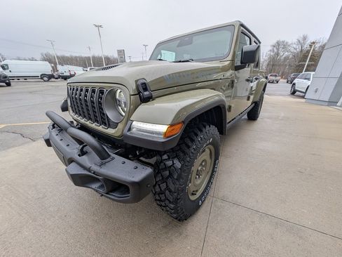 New 2026 Jeep Gladiator Sport AWD/4WD image 10