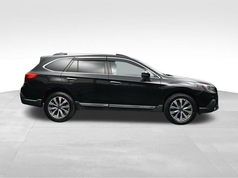 Used 2018 Subaru Outback 2.5i Touring AWD/4WD image 6