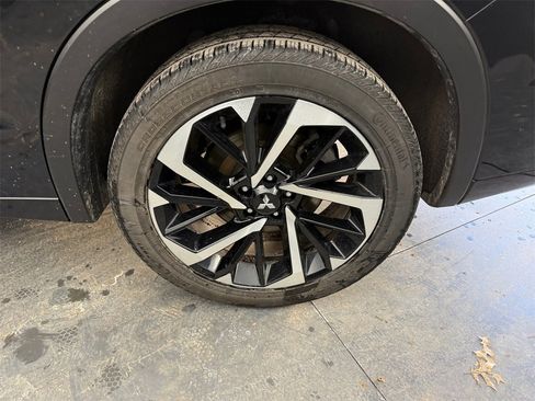 Used 2024 Mitsubishi Outlander SEL image 36