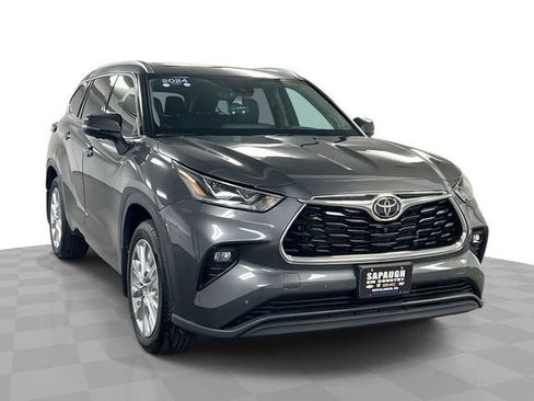Used 2024 Toyota Highlander Limited AWD/4WD image 1