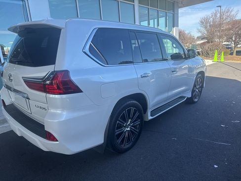 Used 2018 Lexus LX 570 4WD image 5