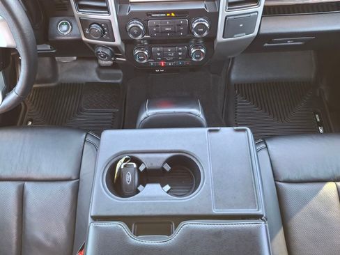 Used 2019 Ford F150 Lariat w/ Trailer Tow Package image 12