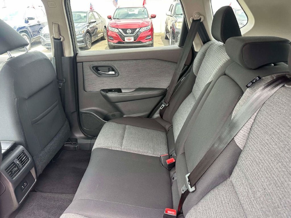 Used 2022 Nissan Rogue SV AWD/4WD image 10