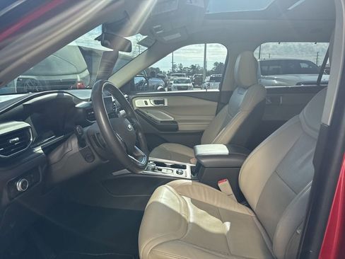 Used 2020 Ford Explorer Platinum w/ Premium Technology Package image 9