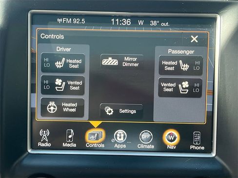 Used 2014 Jeep Grand Cherokee Overland w/ Advanced Technology Group image 20