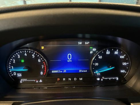 Used 2020 Ford Explorer XLT w/ Equipment Group 202A AWD/4WD image 10