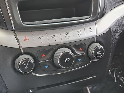 Used 2019 Dodge Journey SE w/ Blacktop Package image 13