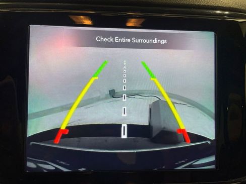 Used 2020 Jeep Grand Cherokee Limited w/ Luxury Group II image 4